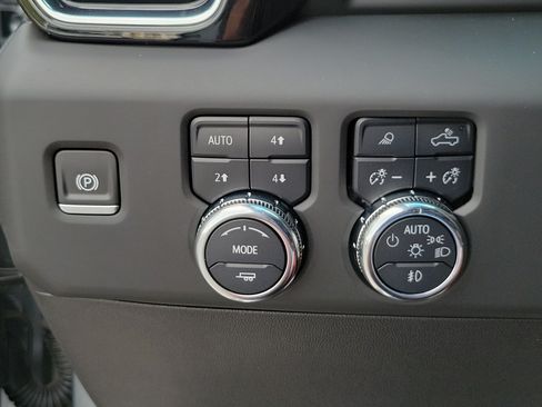 Used 2025 GMC Sierra 2500 Denali Ultimate AWD/4WD image 16