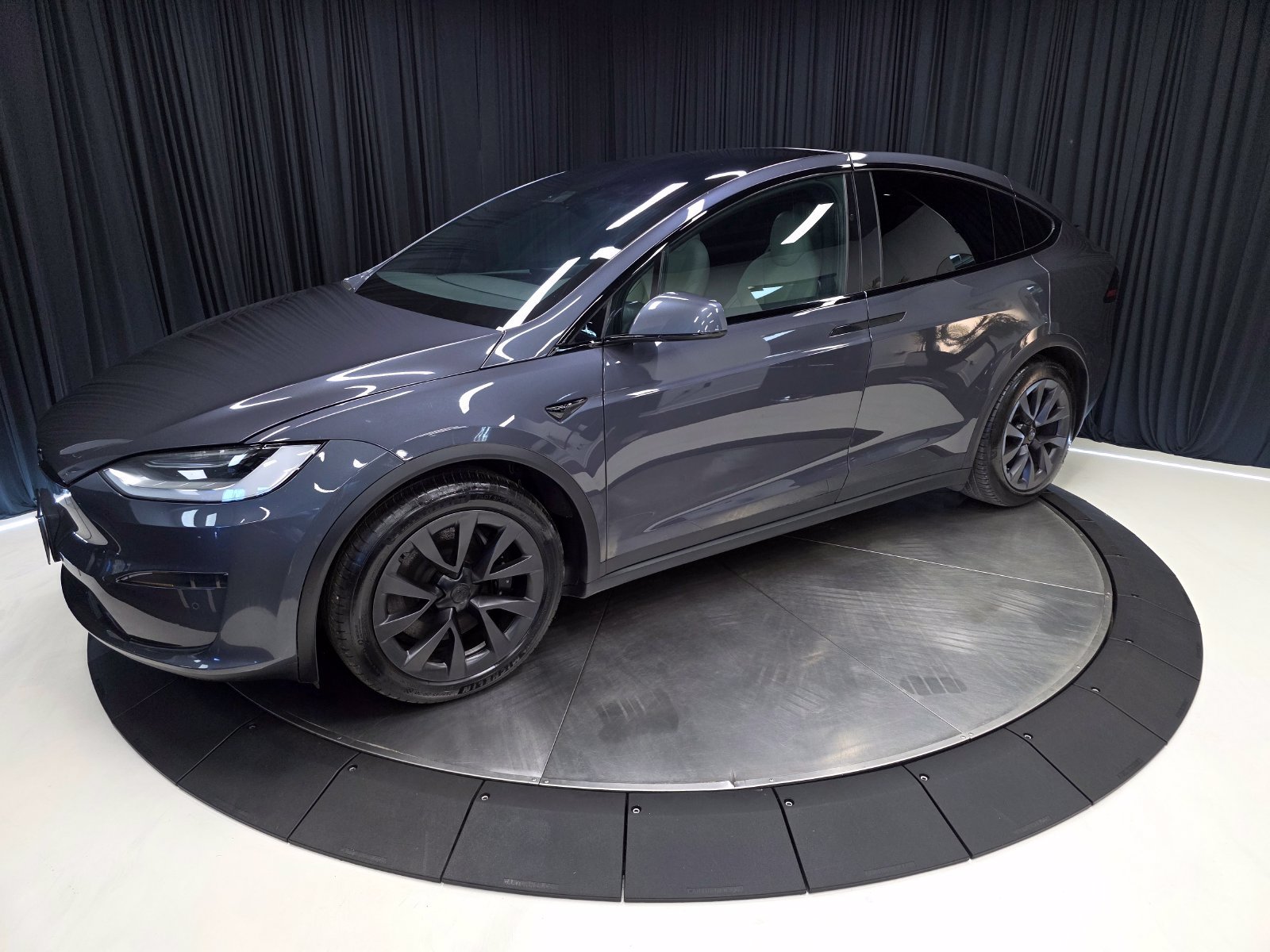 Used 2022 Tesla Model X Plaid AWD/4WD image 11