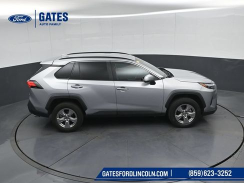 Used 2025 Toyota RAV4 XLE AWD/4WD image 45