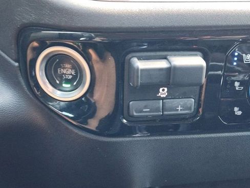 Used 2022 Chevrolet Silverado 1500 LTZ w/ Z71 Off-Road Package image 8