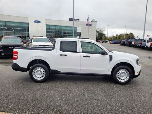 New 2025 Ford Maverick XL image 10