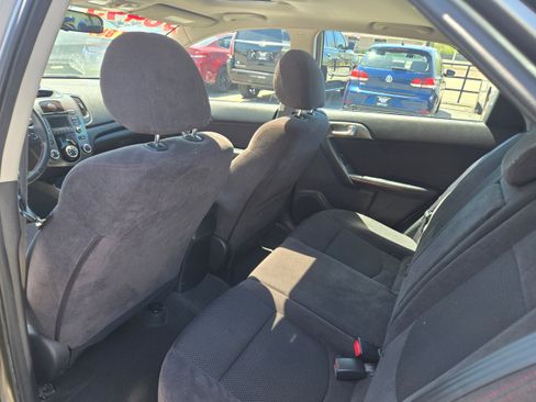 Used 2012 Kia Forte SX FWD image 9