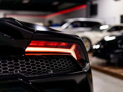 Used 2021 Lamborghini Huracan EVO RWD image 84
