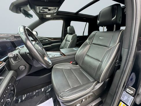 Used 2022 Cadillac Escalade Premium Luxury AWD/4WD image 9