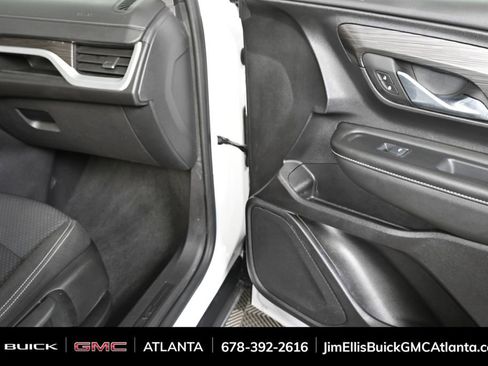 Used 2024 GMC Terrain SLE image 21