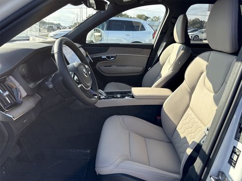 New 2026 Volvo XC90 B6 Plus image 10