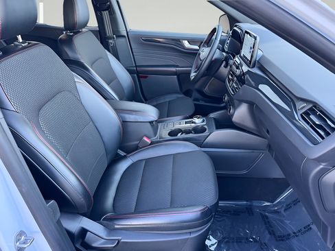 Used 2025 Ford Escape ST-Line Select AWD/4WD image 27