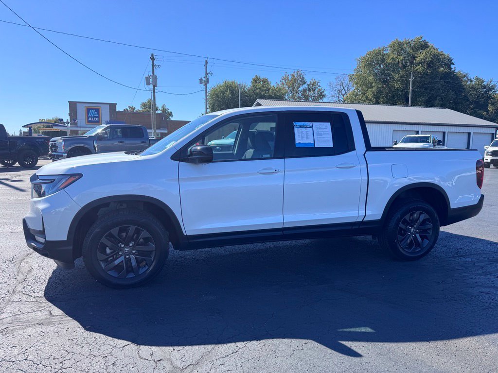 Used 2023 Honda Ridgeline Sport image 2