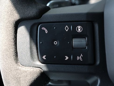 Used 2024 Land Rover Defender 130 V8 image 20