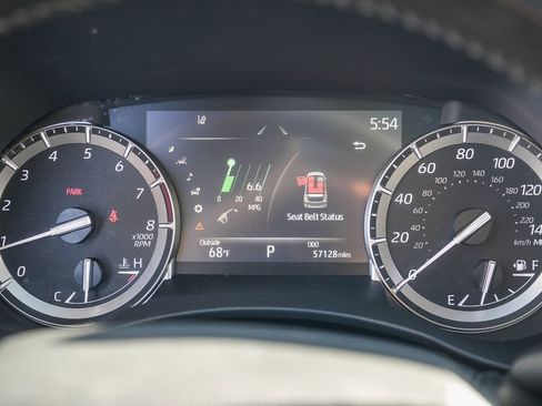 Used 2022 Toyota Highlander XLE FWD image 22