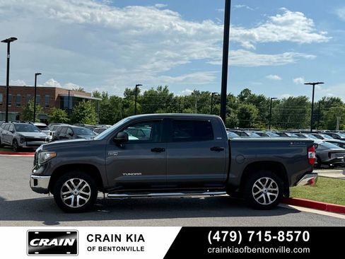 Used 2018 Toyota Tundra SR5 w/ SR5 Upgrade Package AWD/4WD image 4