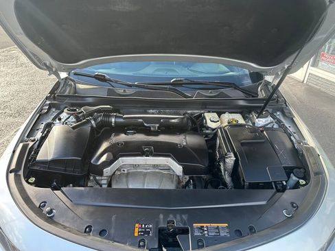 Used 2017 Chevrolet Impala LT image 17