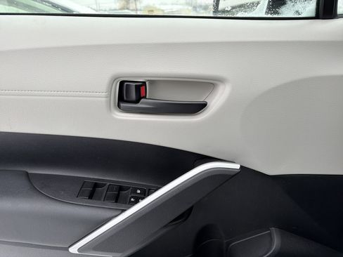 Used 2024 Toyota Corolla Cross L image 14