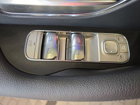 Certified 2025 Mercedes-Benz GLE 350 4MATIC image 33