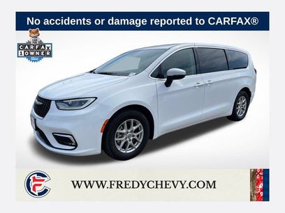 Used 2023 Chrysler Pacifica Touring-L