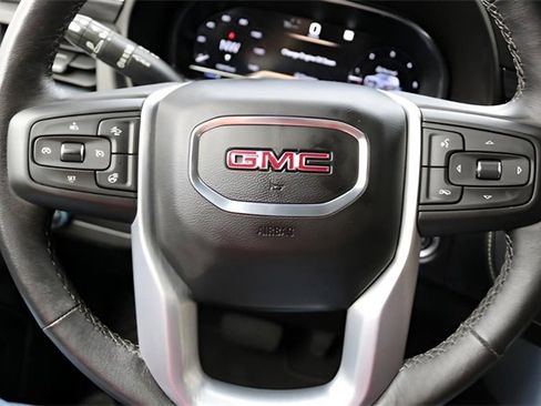 Used 2022 GMC Yukon XL SLT w/ SLT Luxury Package image 21