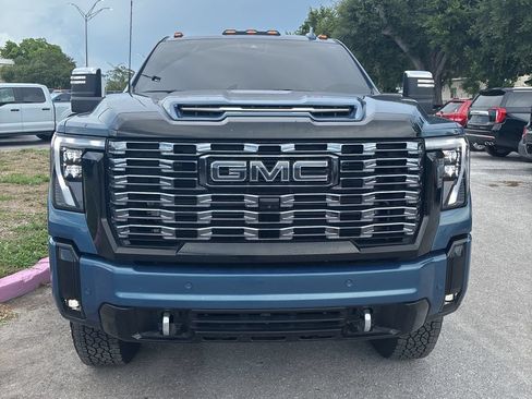 Used 2025 GMC Sierra 2500 Denali Ultimate AWD/4WD image 2