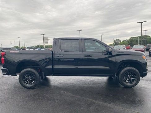 Used 2024 Chevrolet Silverado 1500 Custom Trail Boss w/ LPO, Dark Essentials Package AWD/4WD image 9
