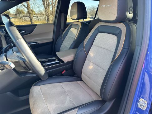 Certified 2025 Chevrolet Equinox ACTIV w/ Safety and Technology Package image 11