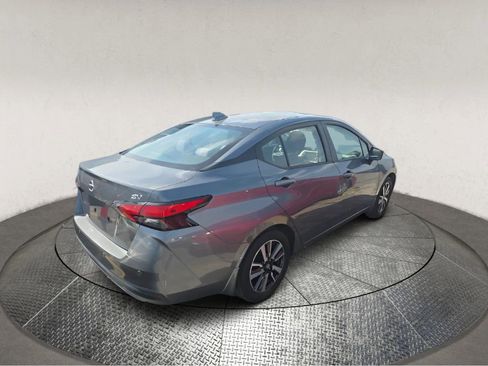 Used 2021 Nissan Versa SV FWD image 2