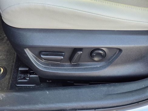 Used 2025 Toyota Camry XLE w/ Premium Plus Package image 12