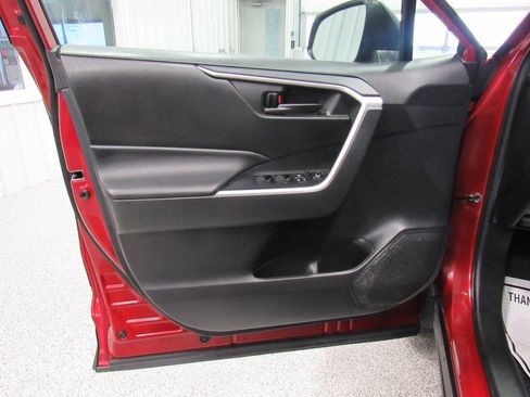 Used 2023 Toyota RAV4 LE AWD/4WD image 29
