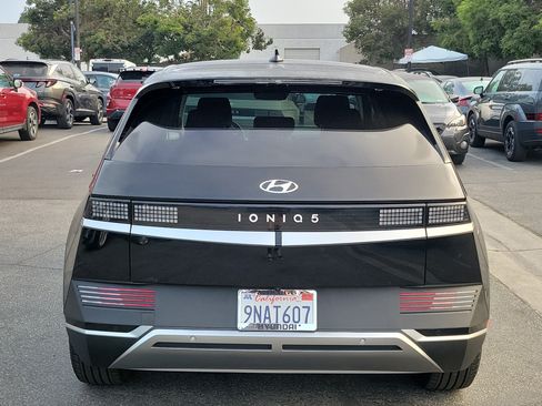 Certified 2024 Hyundai Ioniq 5 SEL RWD image 5