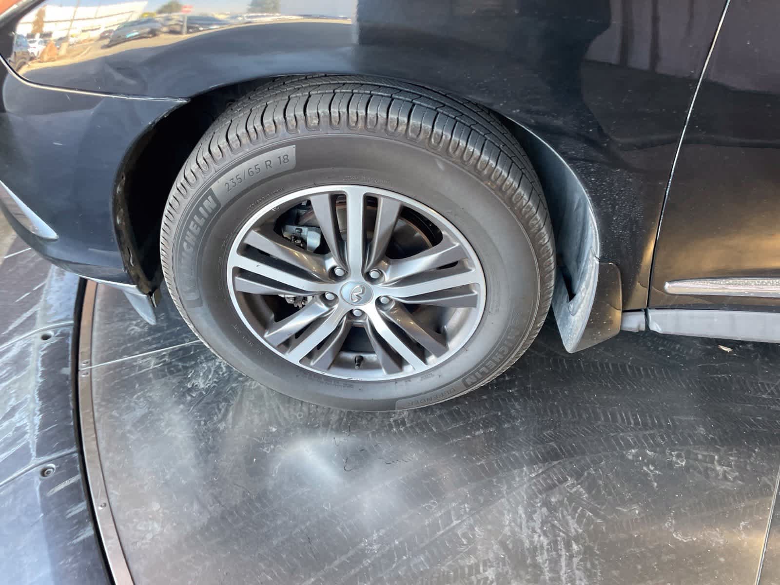 Used 2019 INFINITI QX60 Luxe w/ Essential Package FWD image 10