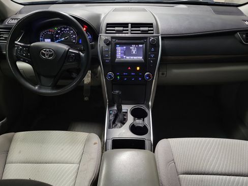 Used 2015 Toyota Camry LE image 10