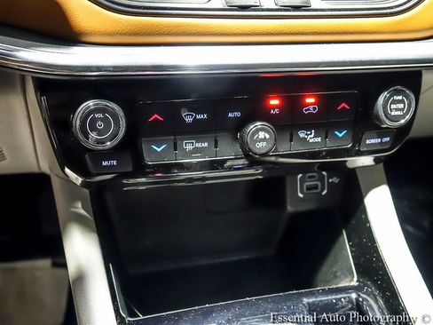 Used 2022 Jeep Compass Limited AWD/4WD image 20