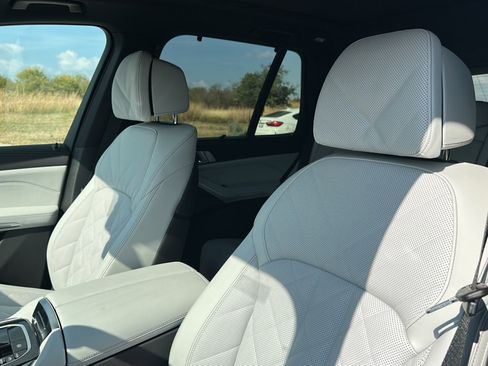 New 2026 BMW X5 M60i image 11