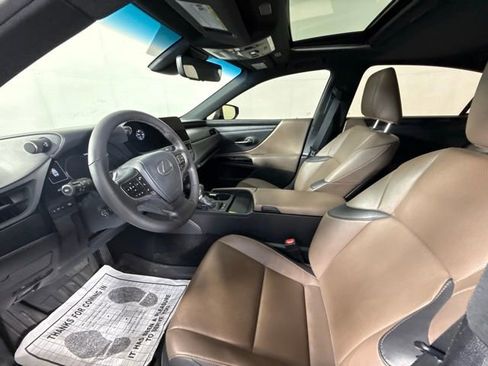 Used 2023 Lexus ES 300h 300h image 15