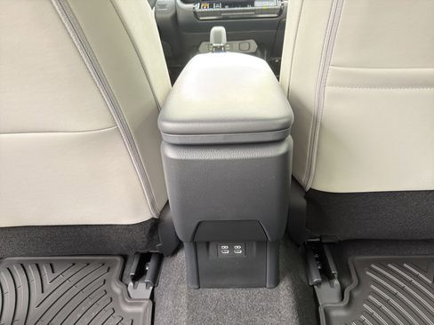 New 2026 Toyota Prius XLE image 31