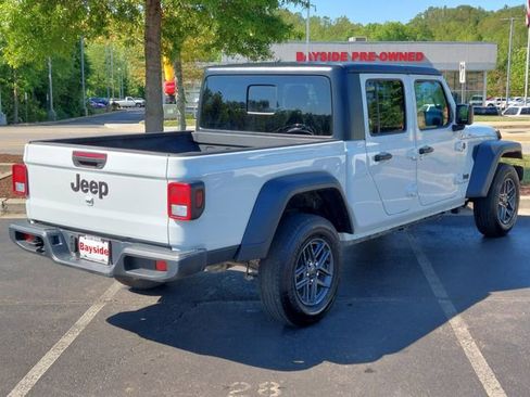 Used 2025 Jeep Gladiator Sport AWD/4WD image 21