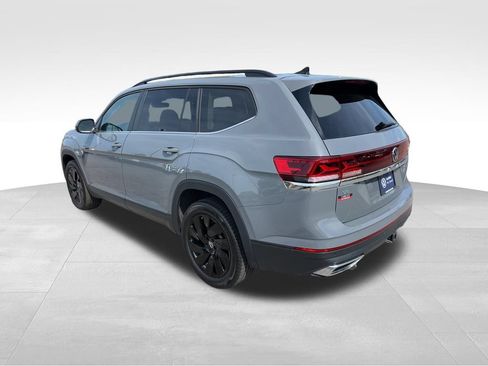 Used 2026 Volkswagen Atlas SE w/ Panoramic Sunroof Package FWD image 6