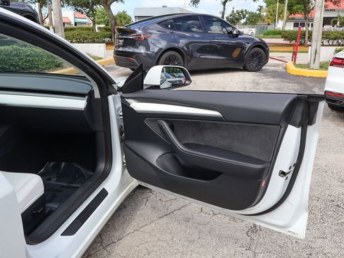 Used 2023 Tesla Model 3 Standard Range RWD image 24