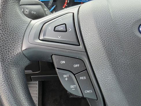 Used 2020 Ford Edge SE image 31