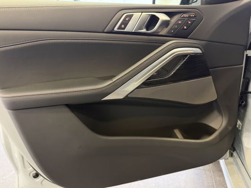 Used 2026 BMW X6 xDrive40i w/ Executive Package image 15