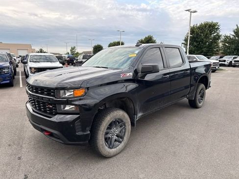 Used 2022 Chevrolet Silverado 1500 Custom Trail Boss w/ Safety Confidence Package AWD/4WD image 3