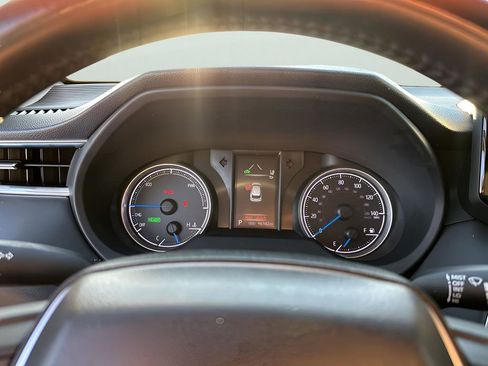 Used 2021 Toyota Venza Limited image 34