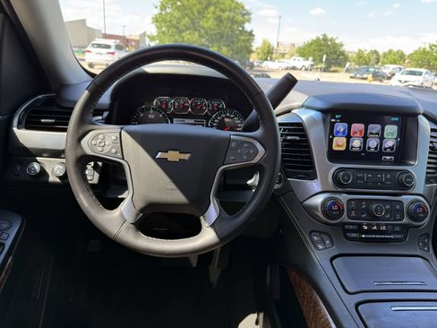 Used 2019 Chevrolet Suburban Premier AWD/4WD image 27