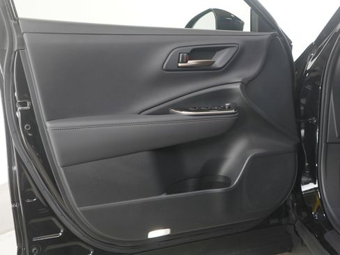 Used 2025 Toyota Crown XLE image 20