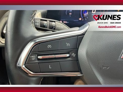 Used 2024 Chevrolet Traverse LT FWD image 14