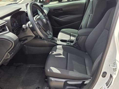 Certified 2025 Toyota Corolla LE image 4