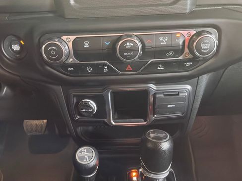 Certified 2022 Jeep Wrangler Unlimited Sport AWD/4WD image 17