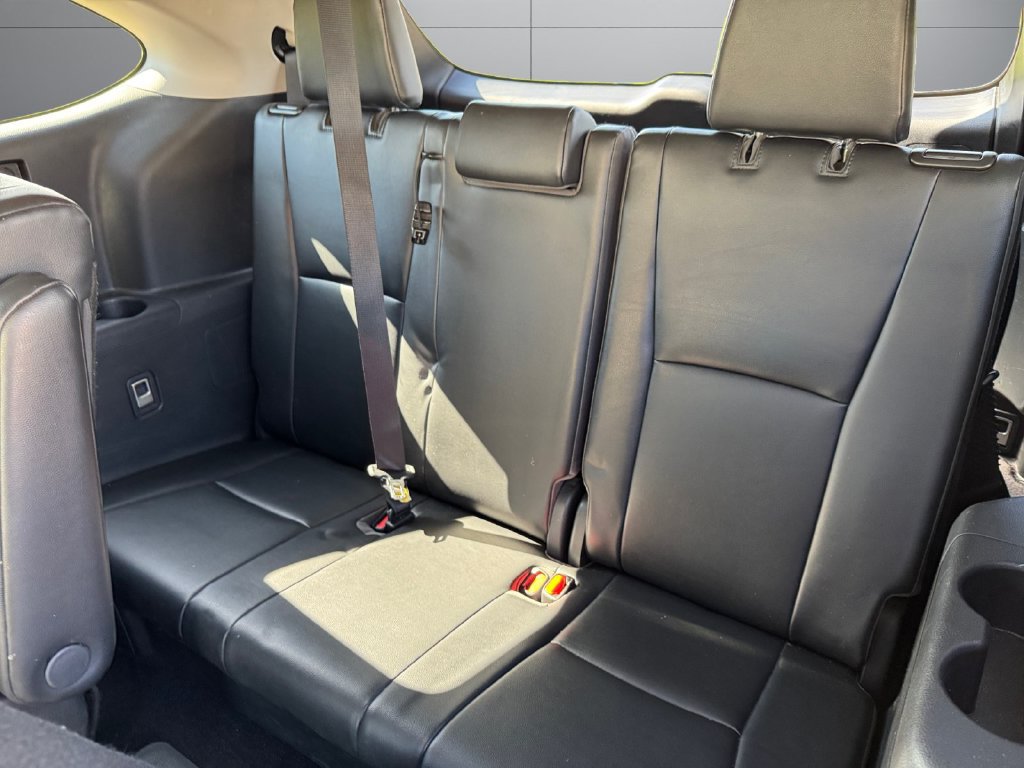 Certified 2021 Toyota Highlander XLE AWD/4WD image 16