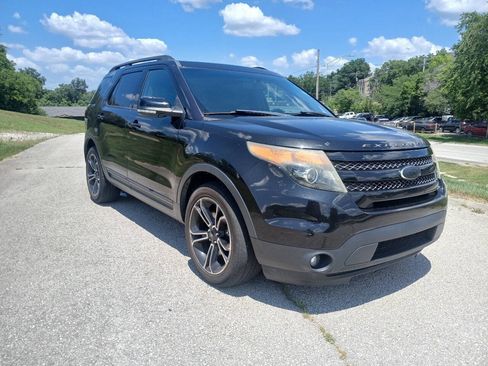 Used 2015 Ford Explorer Sport w/ Equipment Group 401A AWD/4WD image 3