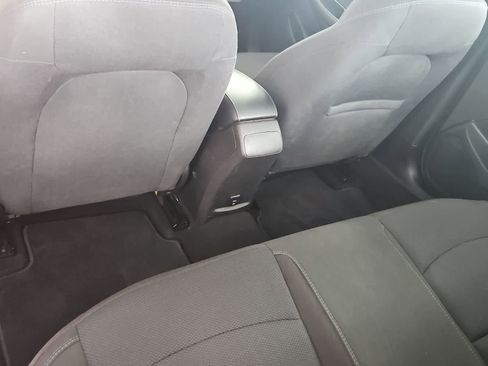 Used 2018 Chevrolet Cruze LT image 17