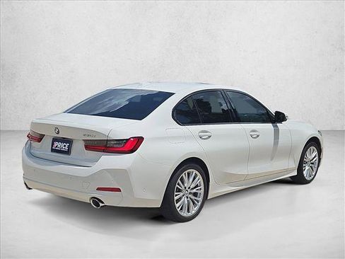 Used 2023 BMW 330i Sedan w/ Parking Assistance Package RWD image 5