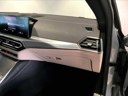 Used 2022 BMW i4 eDrive40 w/ M Sport Package image 23